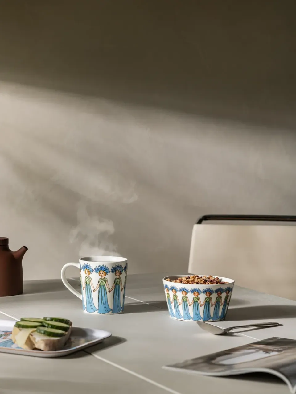 Design House Stockholm Blåklint mug with handle, 40 cl BlueWhite Outlet
