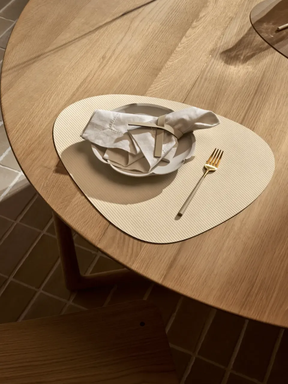 LIND DNA Corduroy placemat curve L, Vanilla White New