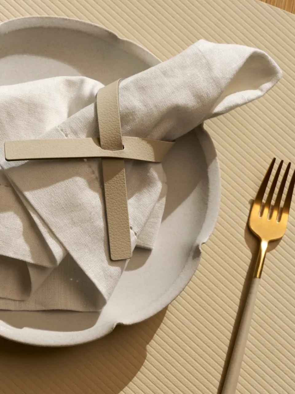 LIND DNA Corduroy placemat curve L, Vanilla White New