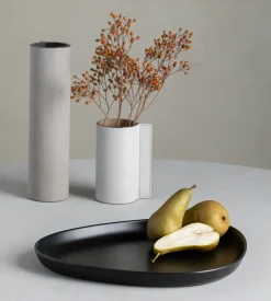 LIND DNA Curve Stoneware serving saucer 30x35 cm, Black Hot