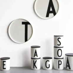 Design Letters cup, C BlackWhite
