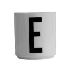 Design Letters cup, E BlackWhite