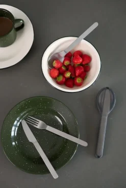 Sagaform Doris enamel plate Ø20 cm, Green Outlet