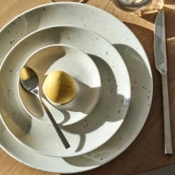 Scandi Living Freckle plate Ø26 cm, White Hot