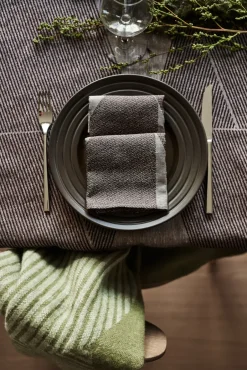 NJRD Geometric tablecloth 147x250 cm, -white Brown Clearance
