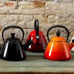 Le Creuset Kone kettle with whistle, Cerise Red Sale