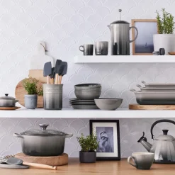 Le Creuset Signature serving bowl 2.2 L, Flint BlackGrey Hot