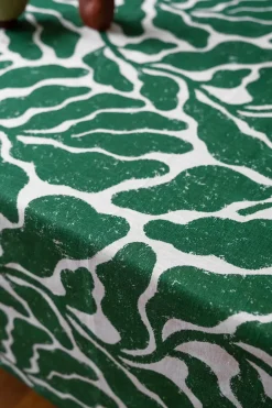 Fine Little Day Leaves tablecloth 149x250 cm, Green GreenWhite Hot