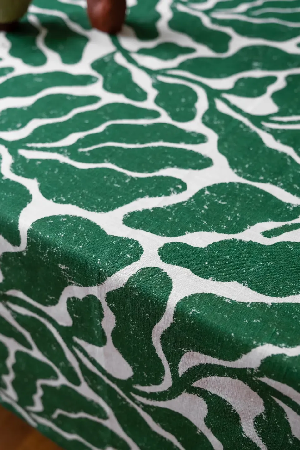 Fine Little Day Leaves tablecloth 149x250 cm, Green GreenWhite Hot