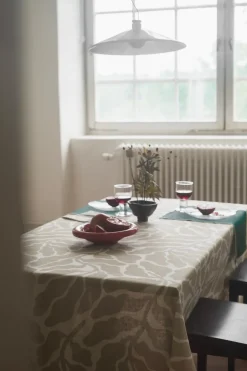 Fine Little Day Leaves tablecloth 149x250 cm, Sand Beige Outlet