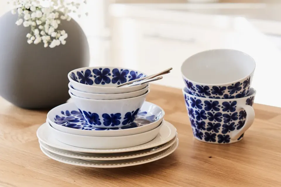 Rörstrand Mon Amie tea cup, white- Blue Clearance