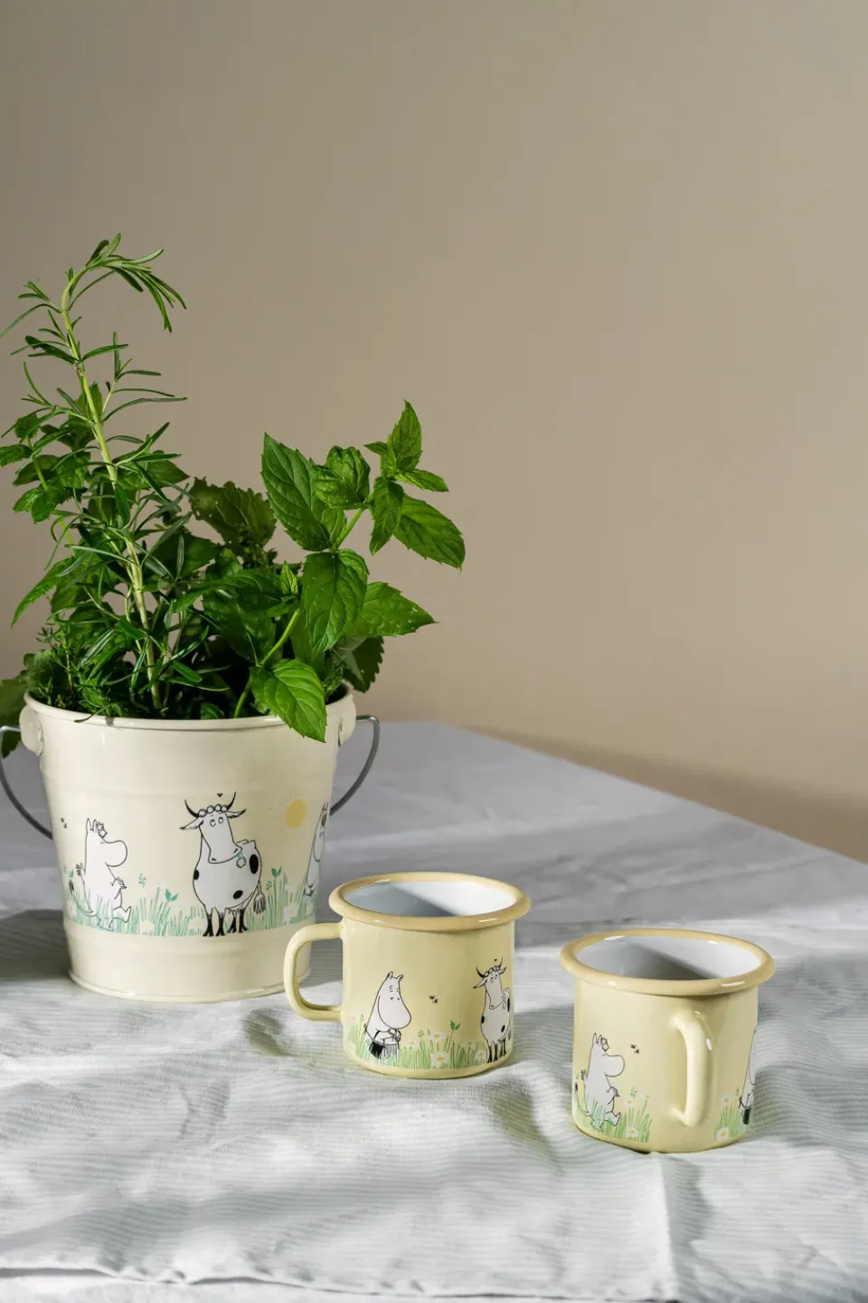Muurla Moomin enamel mug 25 cl, Meadow Yellow New