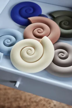 OYOY Nautilus Pot Trivet, Vanilla White