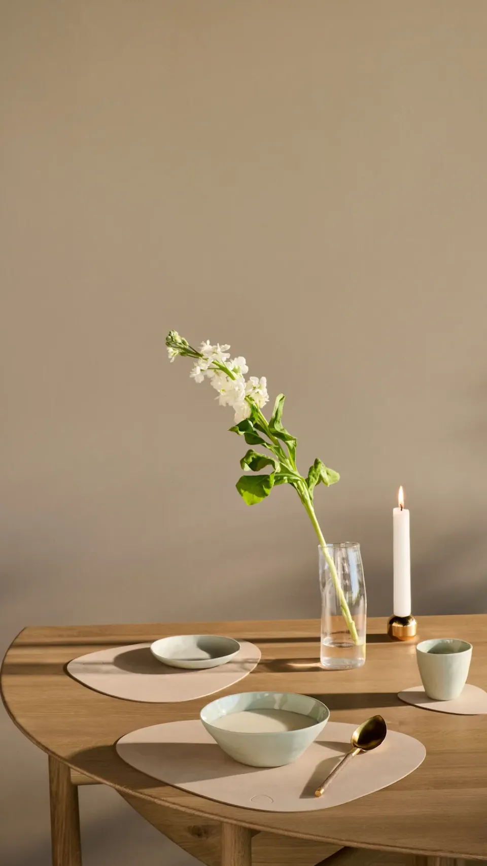 LIND DNA Nupo place mat curve M, Sand Beige Clearance