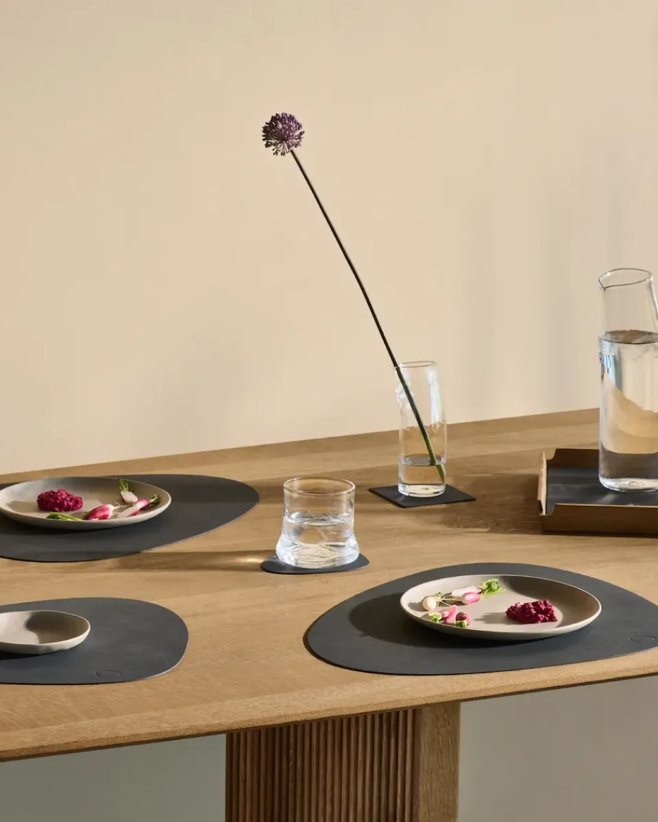 LIND DNA Nupo placemat curve L, anthracite Grey Hot