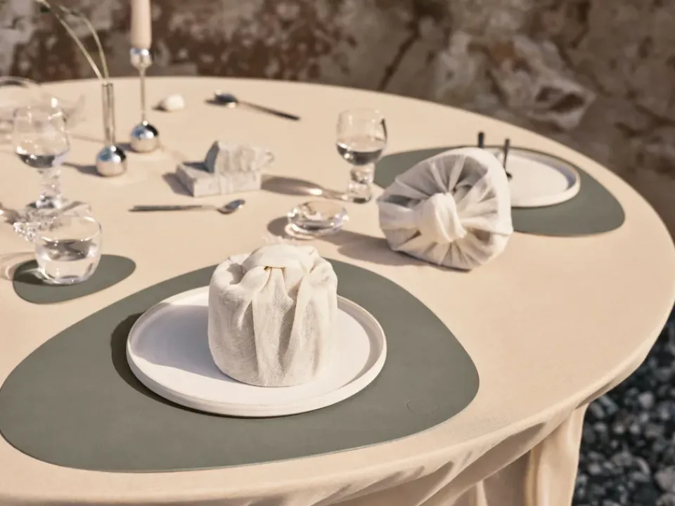 LIND DNA Nupo placemat reversible curve L 1 pc, Linen-Flint Grey Clearance