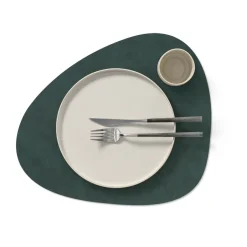 LIND DNA Nupo placemat reversible curve L 1 pc, Dark -olive Green