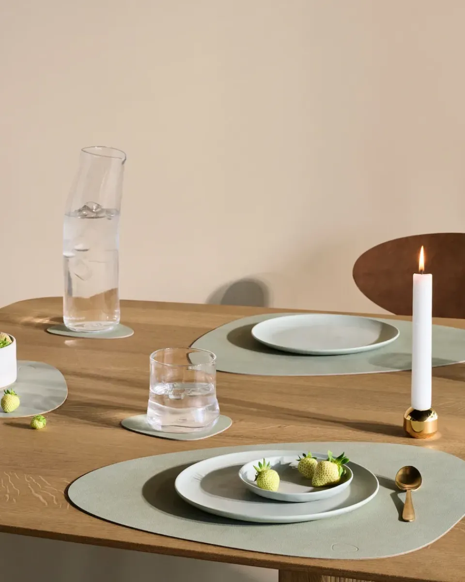 LIND DNA Nupo placemat reversible curve L 1 pc, Dark -olive Green