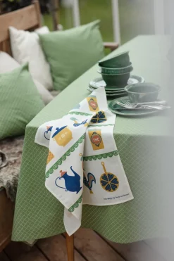 Almedahls Prickruta tablecloth 145x250 cm, Green Best