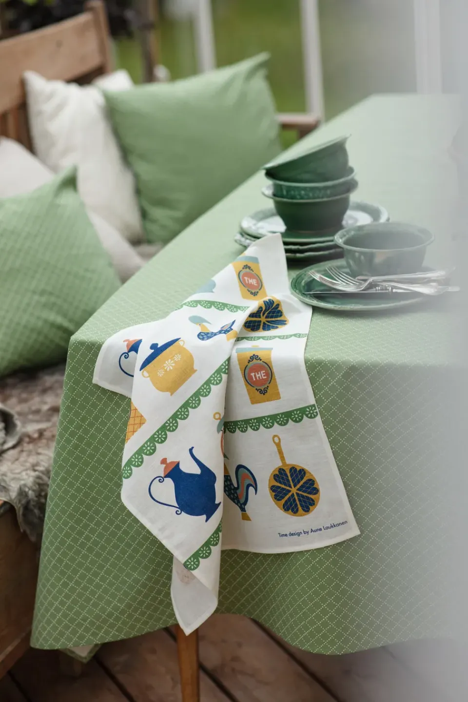 Almedahls Prickruta tablecloth 145x250 cm, Green Best