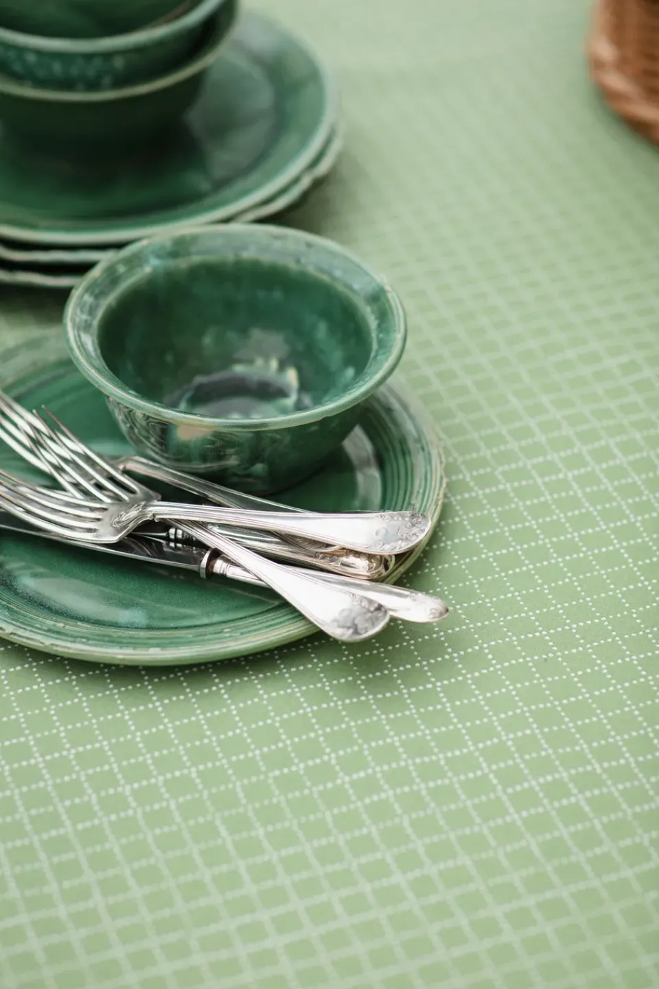 Almedahls Prickruta tablecloth 145x250 cm, Green Best