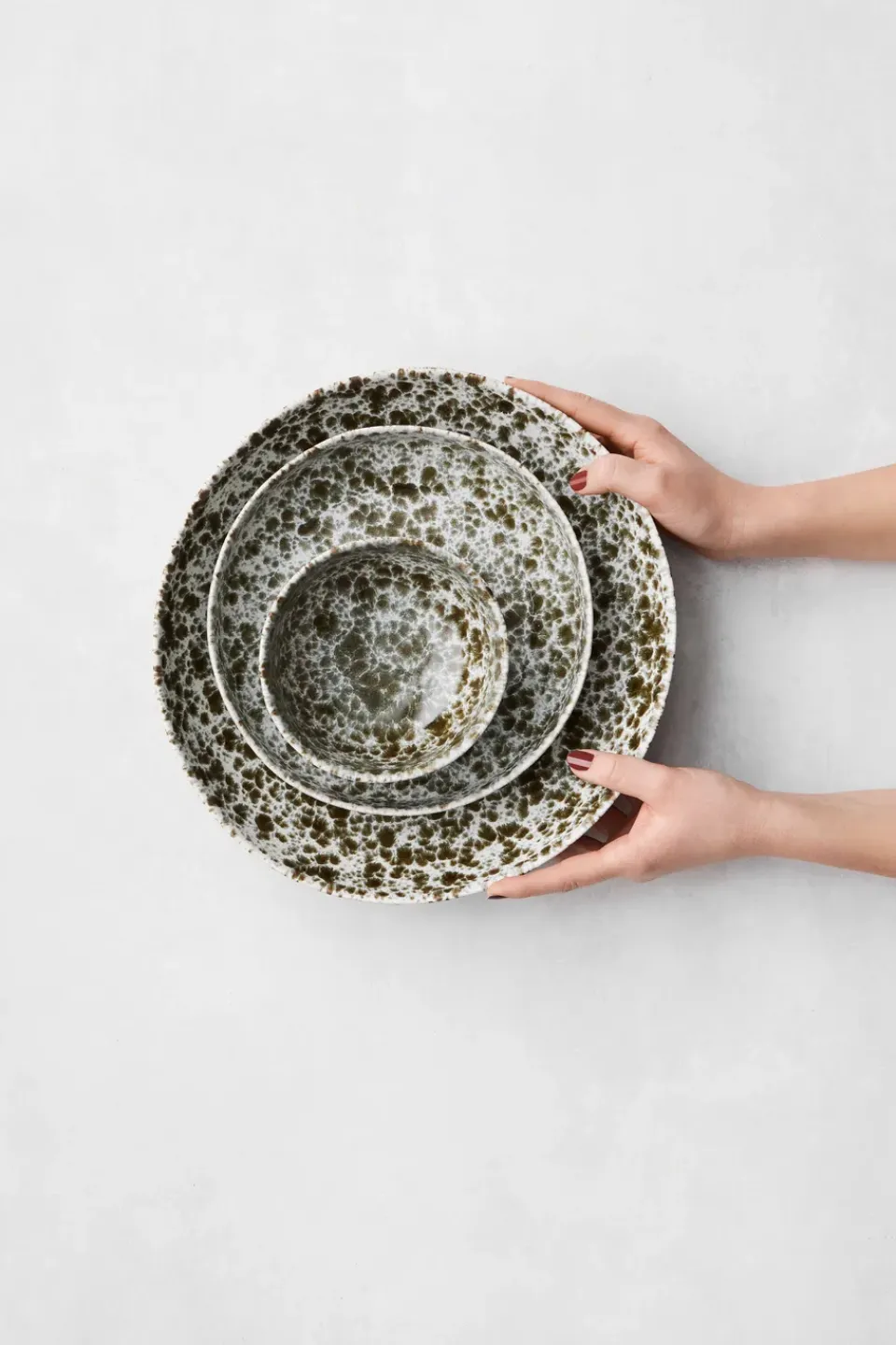 Tell Me More Rivoli serving bowl Ø22.5 cm, Green splatter WhiteGreen Clearance