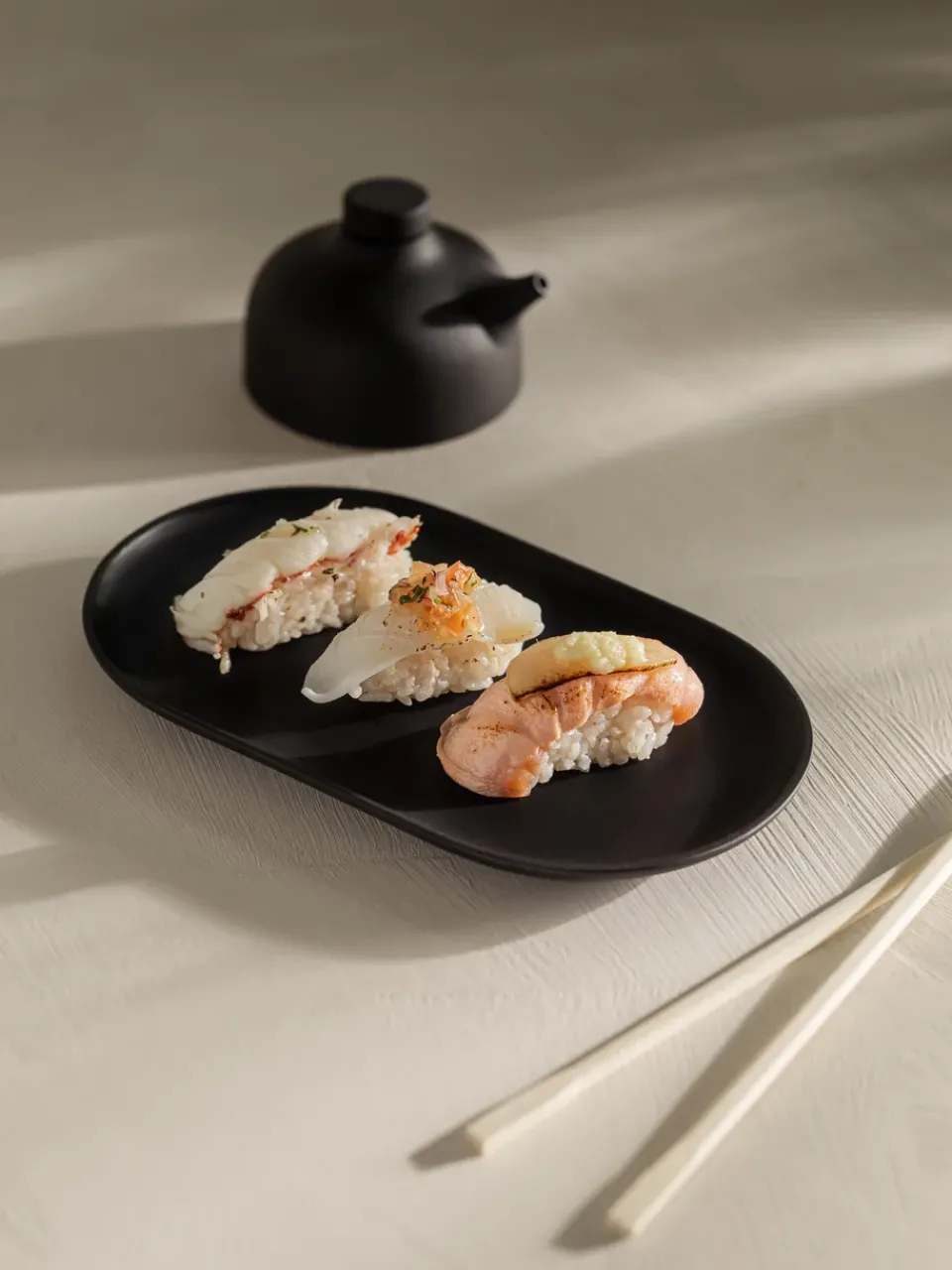 Design House Stockholm Sand plate oval 12.5x20 cm, clay Black