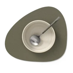 LIND DNA Serene placemat curve S 24x28 cm, Moss Green Online