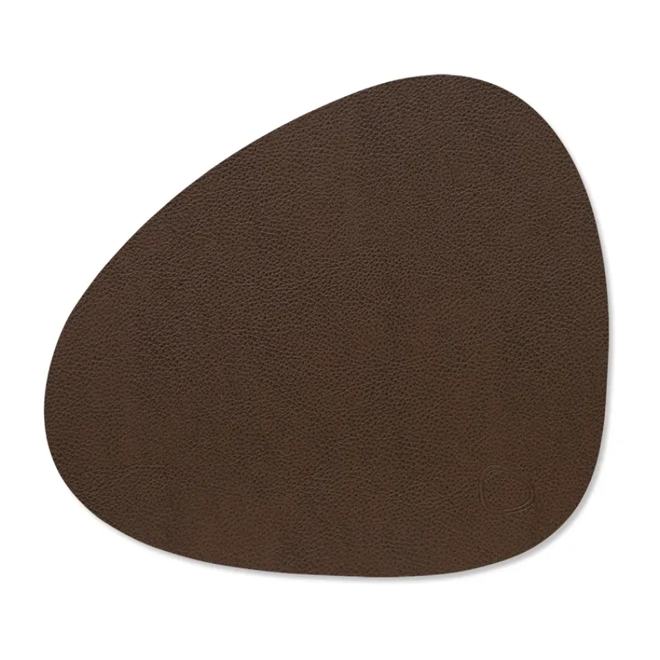 LIND DNA Serene placemat curve S 24x28 cm, Hazel Brown Hot