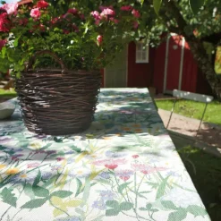 Ekelund Linneväveri Sommartid table cloth, 165x250 cm Multi Best