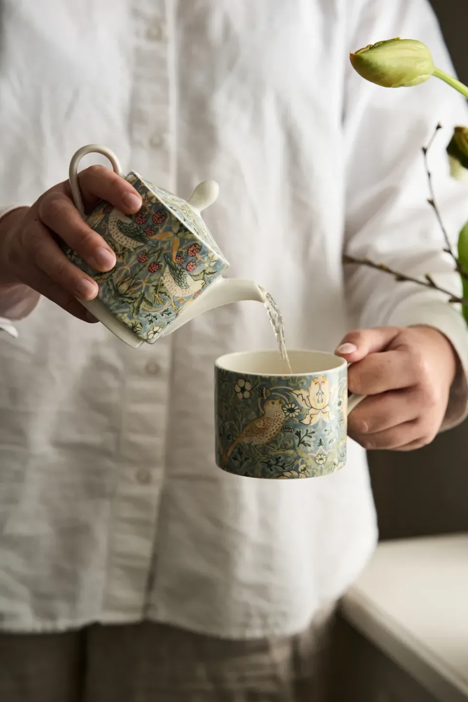 Spode Strawberry Thief teacup with saucer 28 cl, Multi Sale