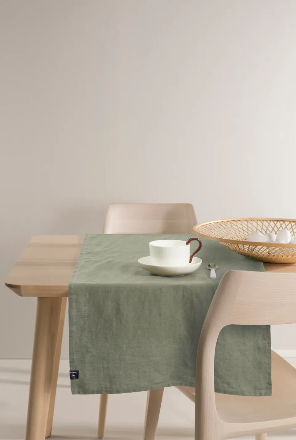 Himla Sunshine table runner, Sage Green Outlet