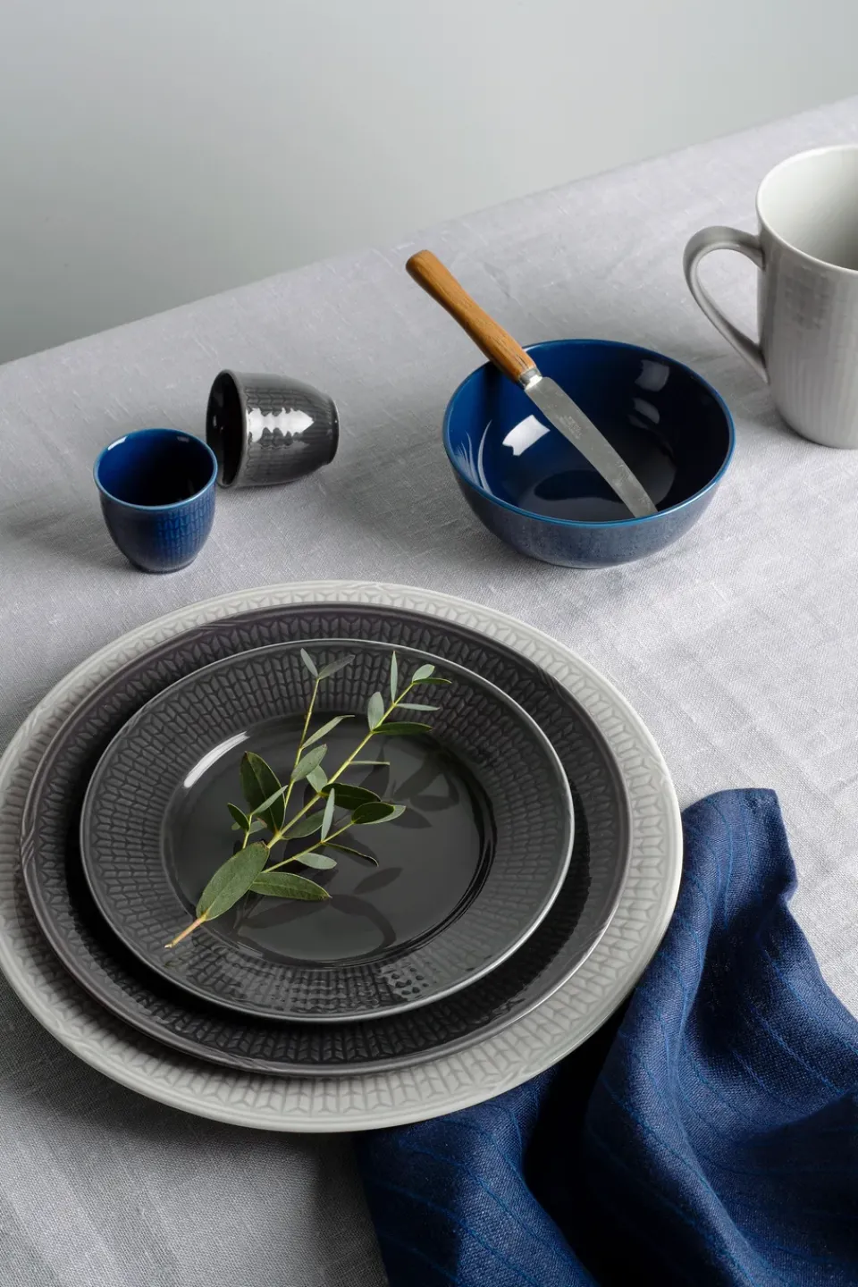 Rörstrand Swedish Grace deep plate Ø19 cm, stone (dark grey) GreyBlack Hot