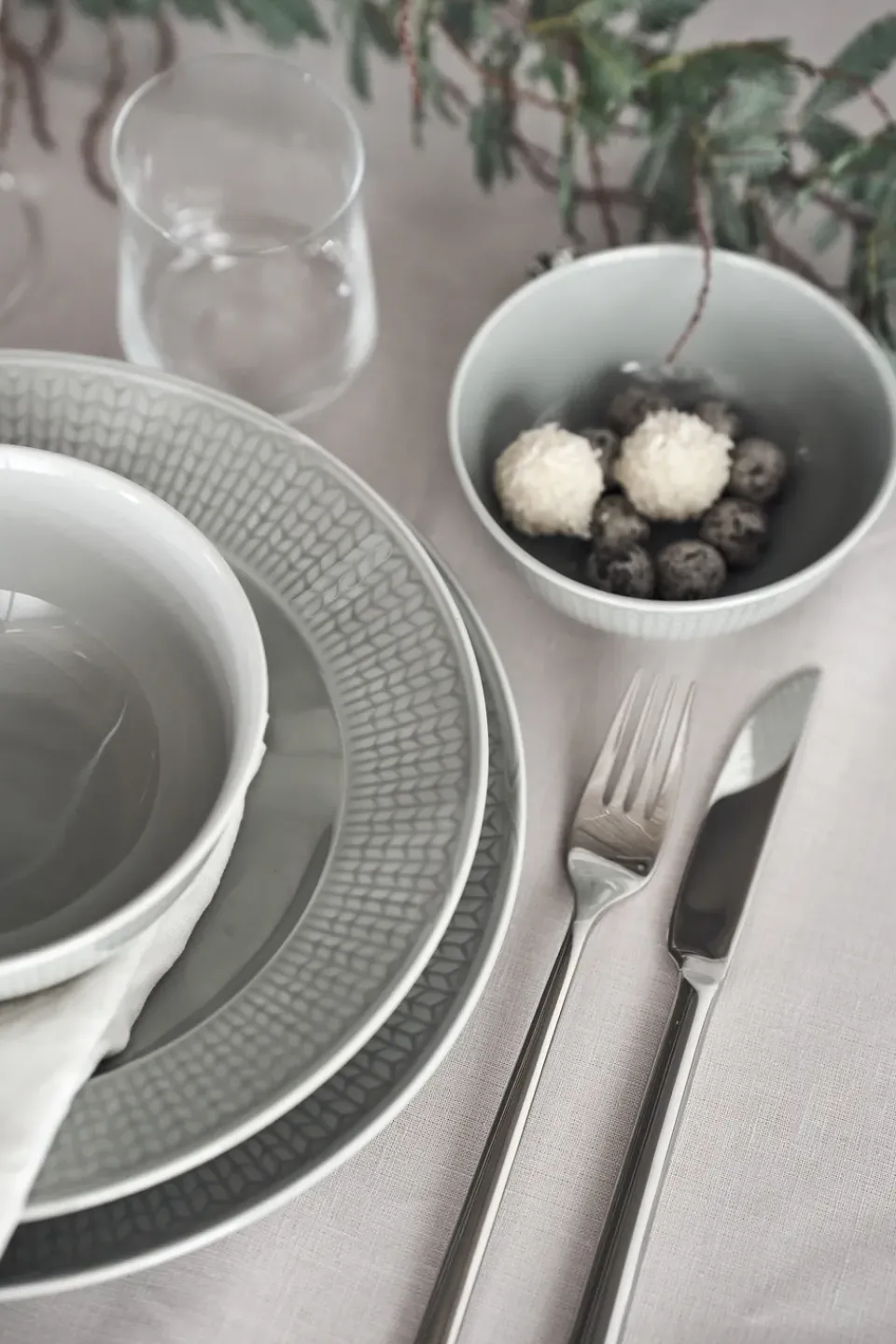 Rörstrand Swedish Grace deep plate Ø25 cm, Mist Grey