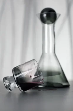 Tom Dixon Tank wine carafe 1 L, black Transparent Hot